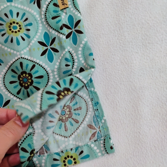 Tafford Teal and Black Patterned Women's Scrub Top With Pockets - Picture 4 of 8